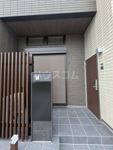 20/30 エントランス