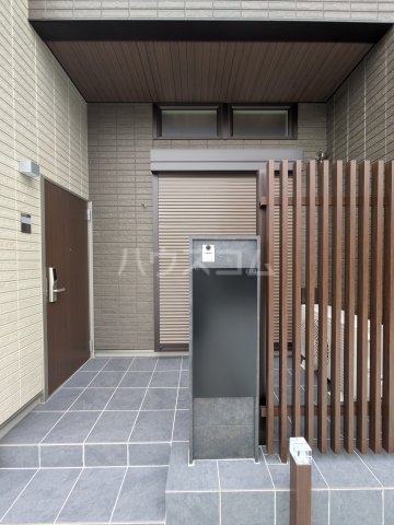 23/30 エントランス