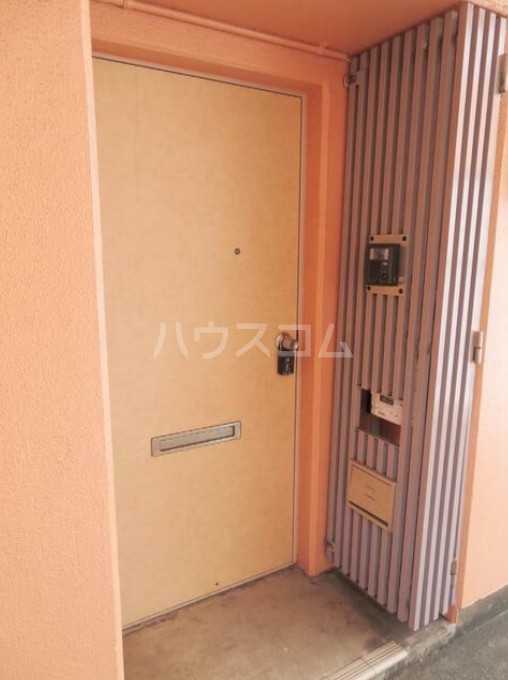 3/4 エントランス