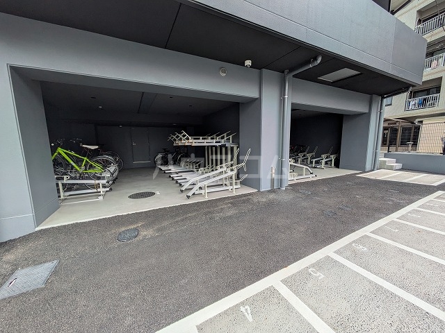 28/30 駐車場