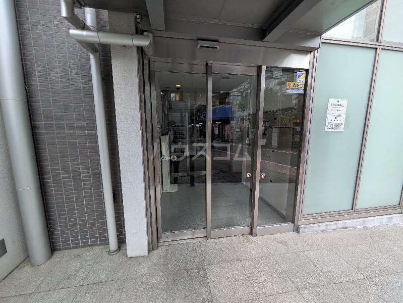 20/30 エントランス
