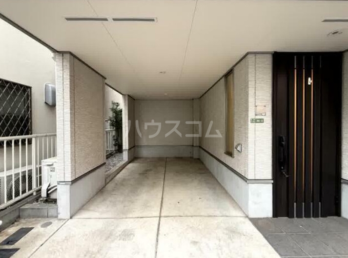 24/26 駐車場