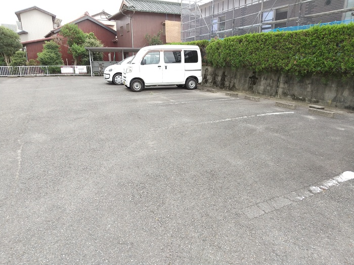 22/30 駐車場