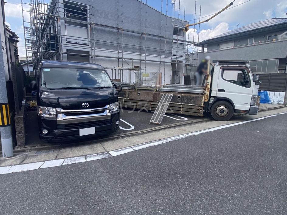 2/5 駐車場