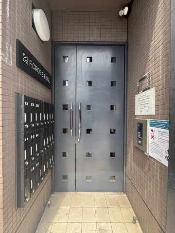 18/20 エントランス
