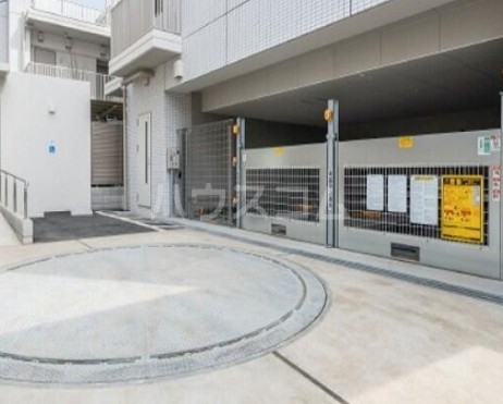 22/27 駐車場