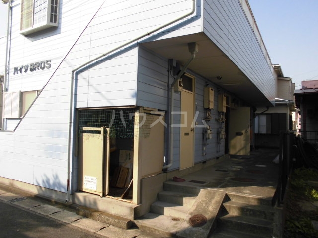 16/26 エントランス