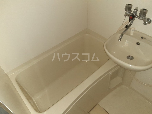 18/30 浴室