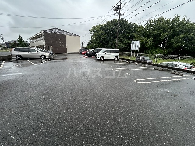 2/3 駐車場