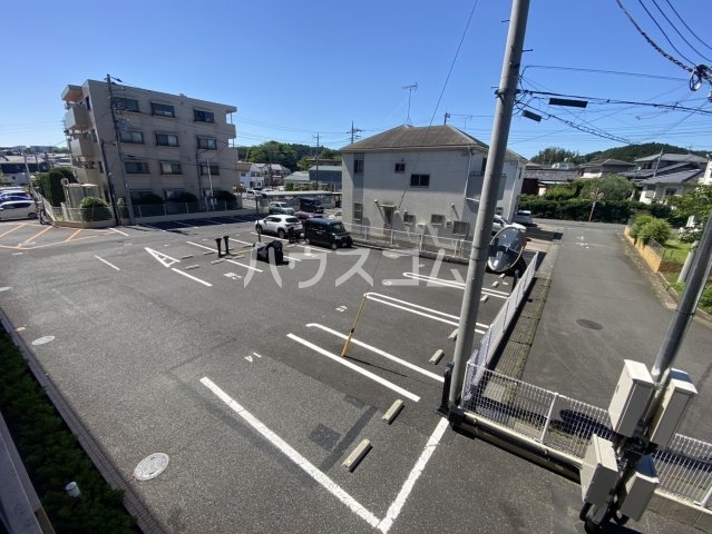 28/30 駐車場