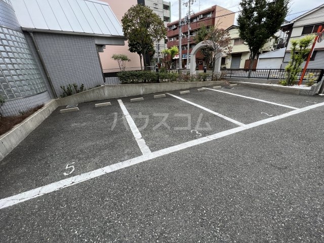 23/30 駐車場