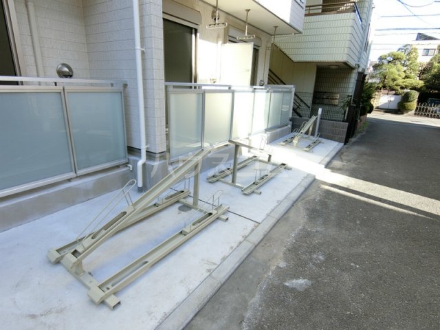 24/25 駐車場