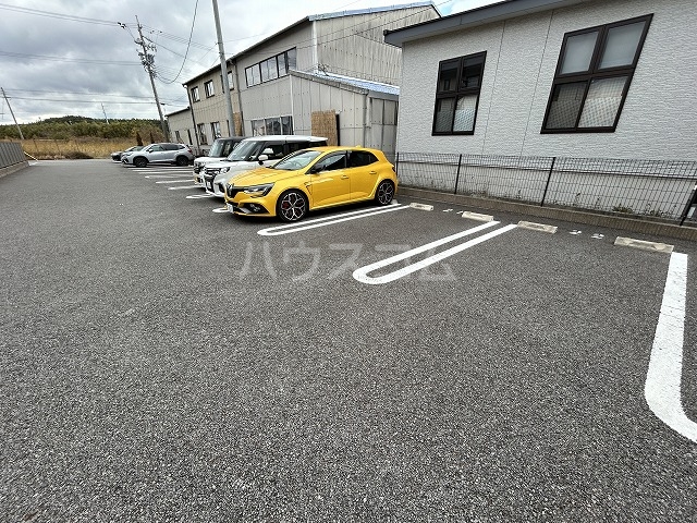25/30 駐車場