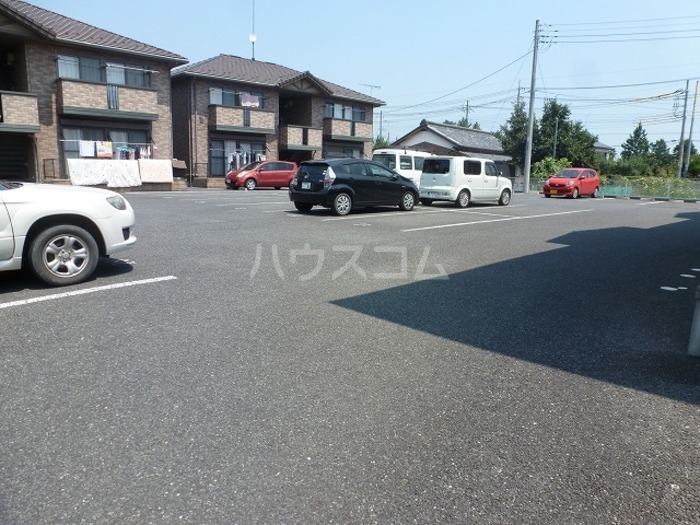 16/23 駐車場
