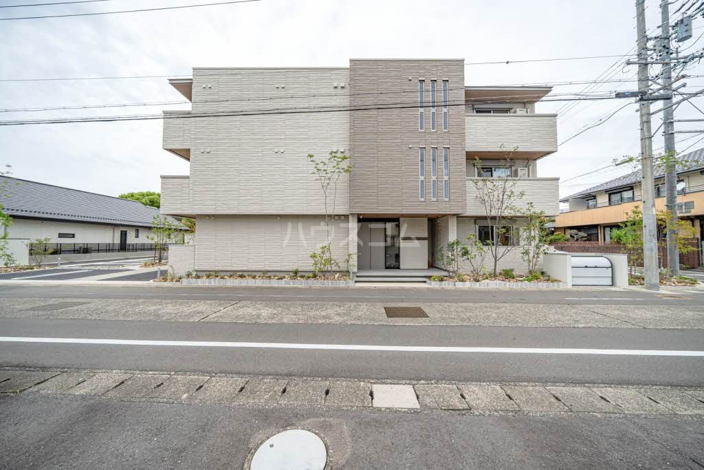 2/3 駐車場