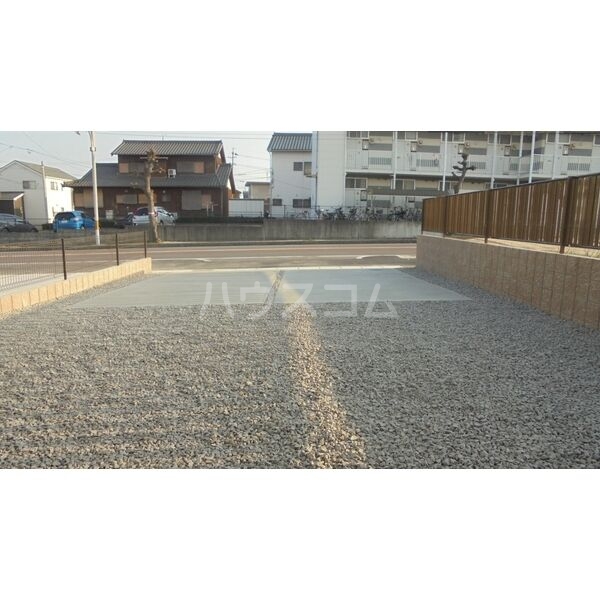 13/21 駐車場