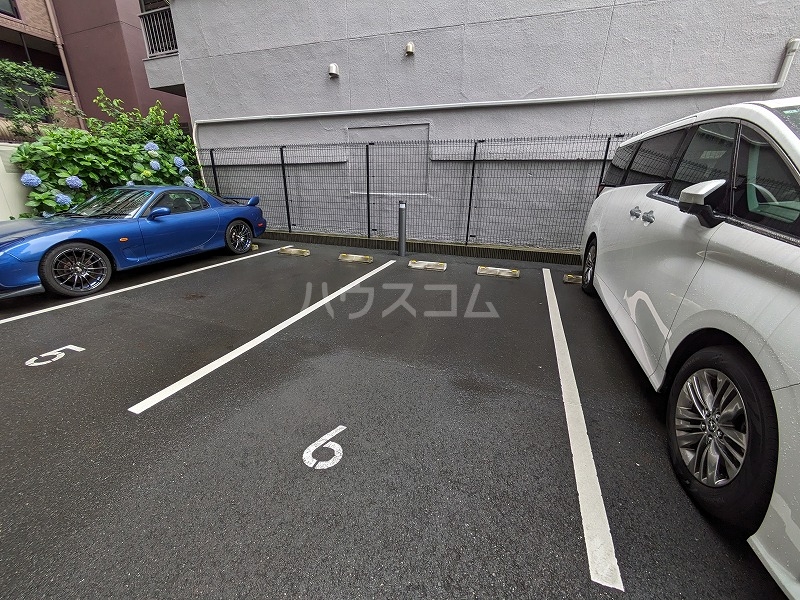 2/7 駐車場