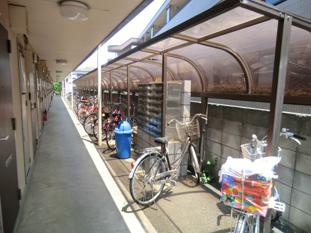 22/28 駐車場