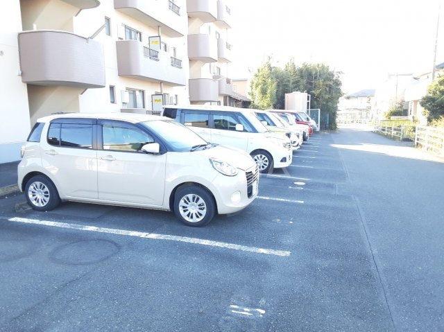 2/3 駐車場
