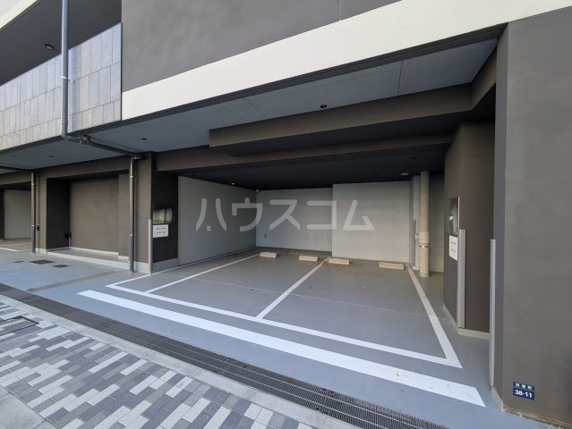 28/30 駐車場