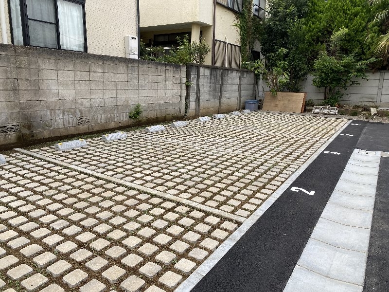 23/30 駐車場