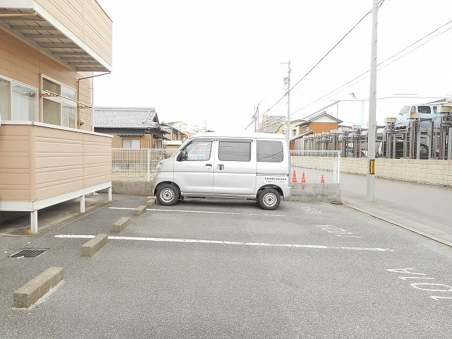 13/23 駐車場