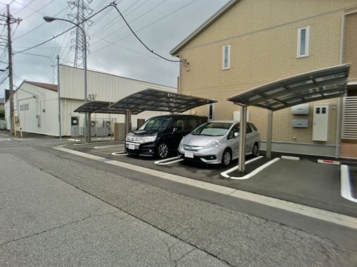 27/30 駐車場