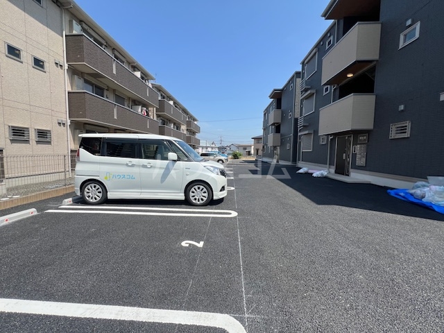 14/18 駐車場