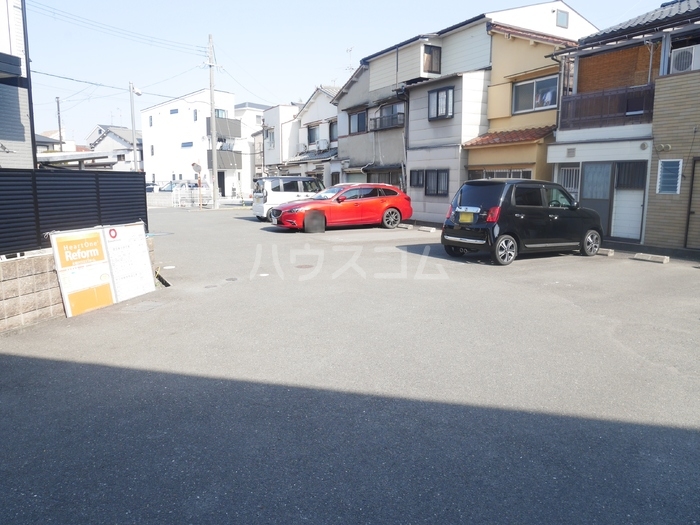 18/28 駐車場