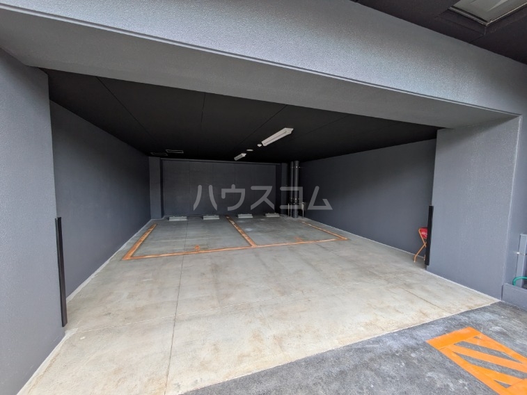 25/28 駐車場