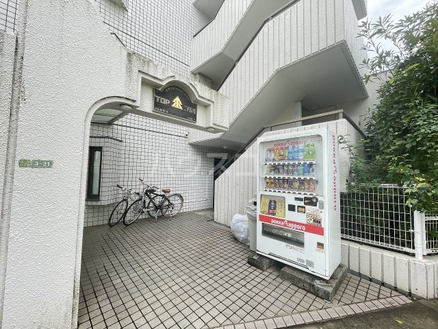 21/29 エントランス