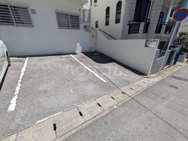 26/30 駐車場