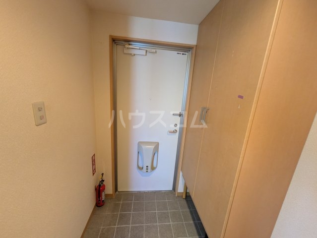 13/30 玄関