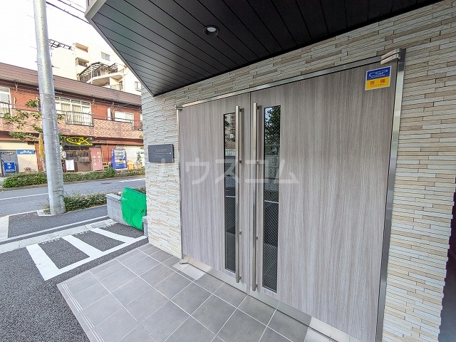 2/3 エントランス