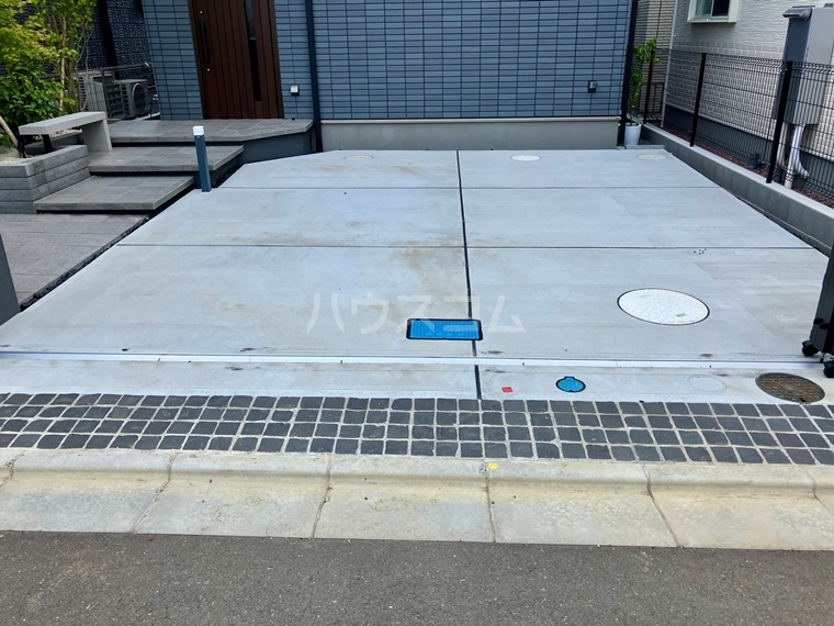 15/17 駐車場