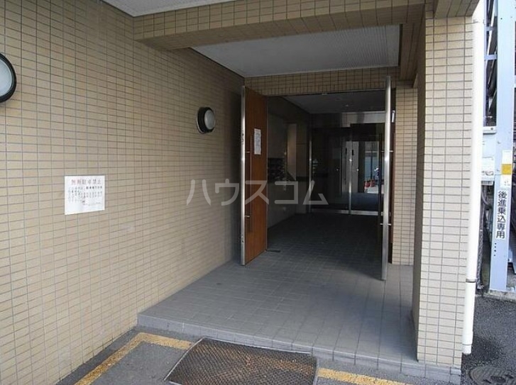 2/2 エントランス