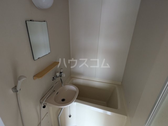 13/30 浴室