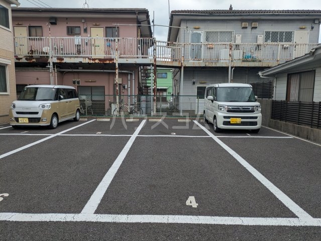 2/3 駐車場
