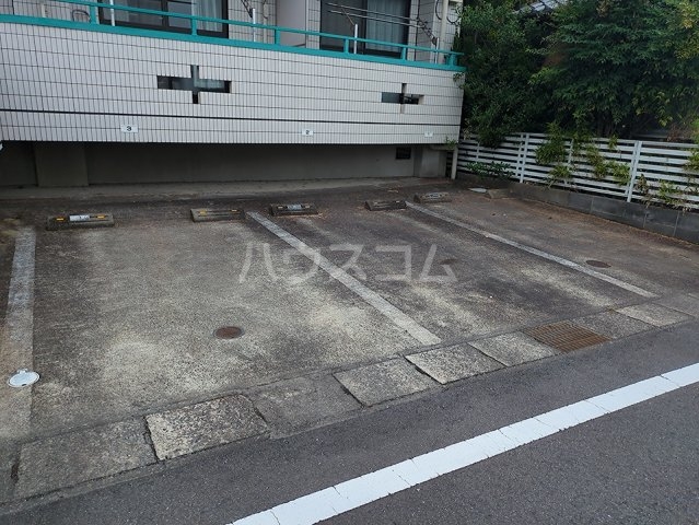 21/23 駐車場