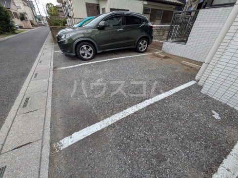 2/3 駐車場