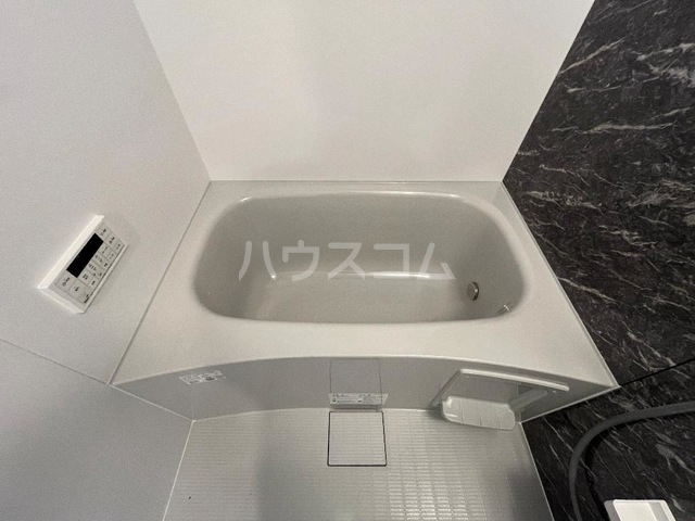 13/27 浴室