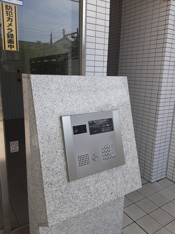 17/25 エントランス