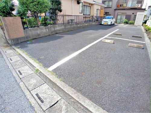 14/17 駐車場