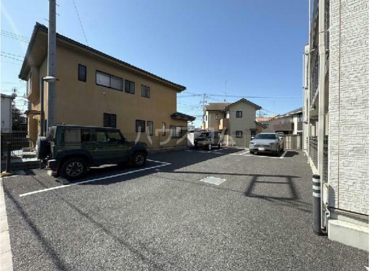 13/13 駐車場