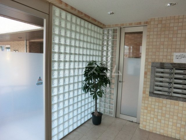 14/16 エントランス