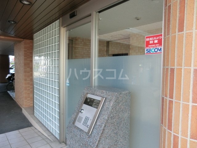 23/24 エントランス