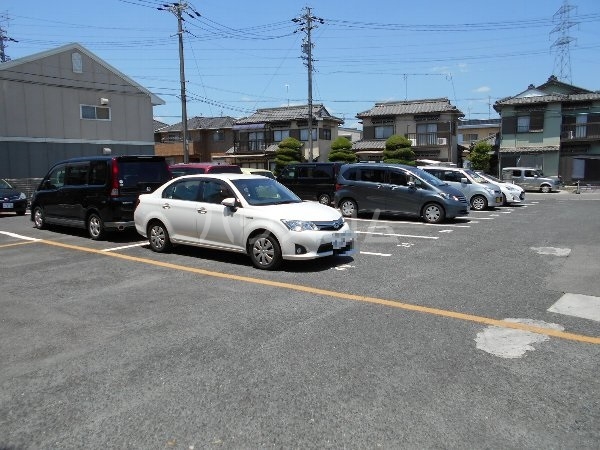 16/23 駐車場