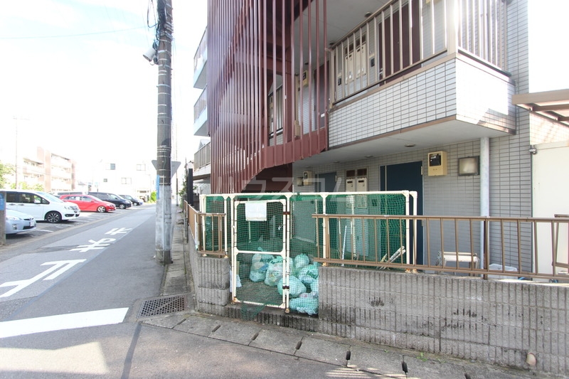 15/26 エントランス