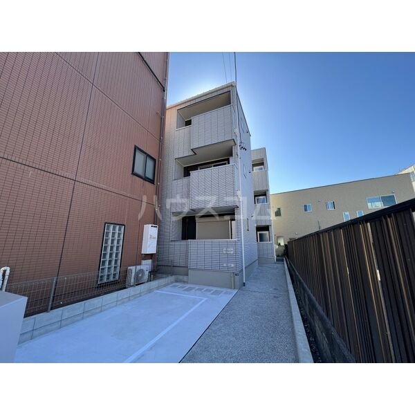20/29 駐車場