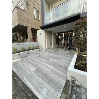 14/23 エントランス